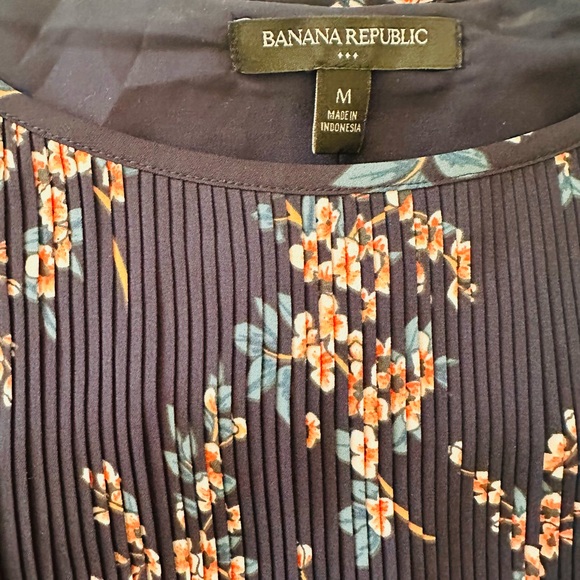 Banana Republic Floral Pleated Dress - Picture 5 of 10